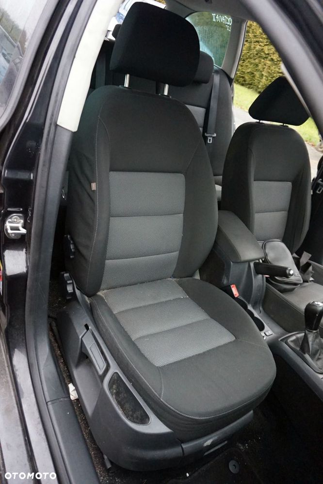 SKODA OCTAVIA II LIFT KOMBI 2008 9910 2.0 TDI BMM 140KM KNS CZARNY na części - 15