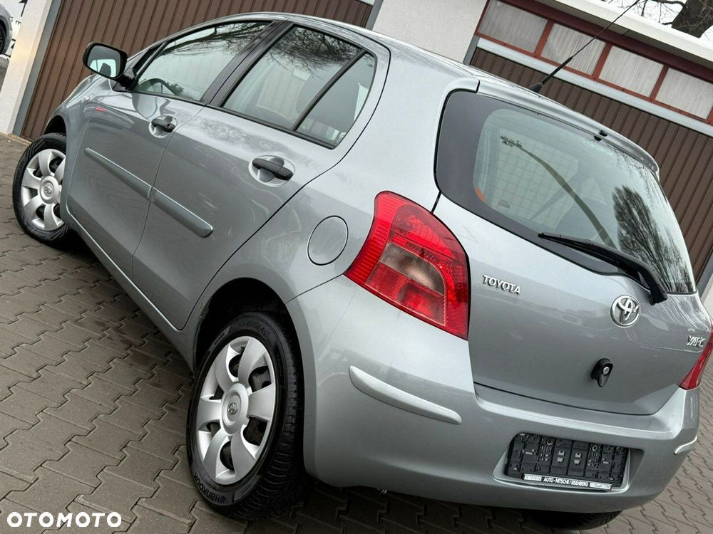Toyota Yaris - 12