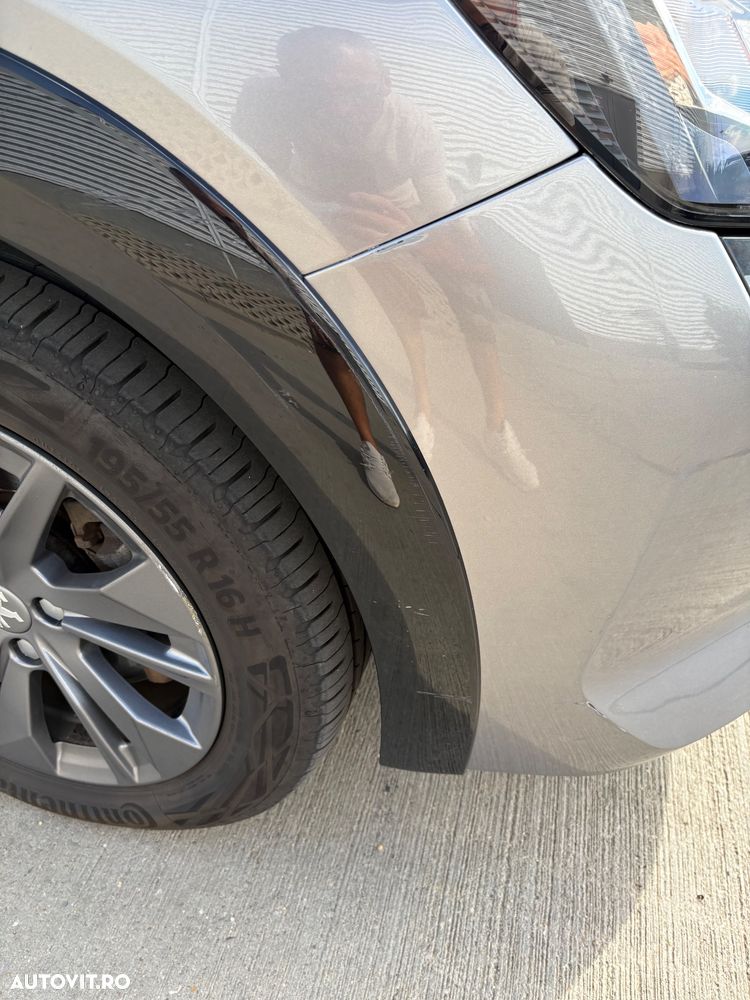 Peugeot 208 e-208 Allure - 17