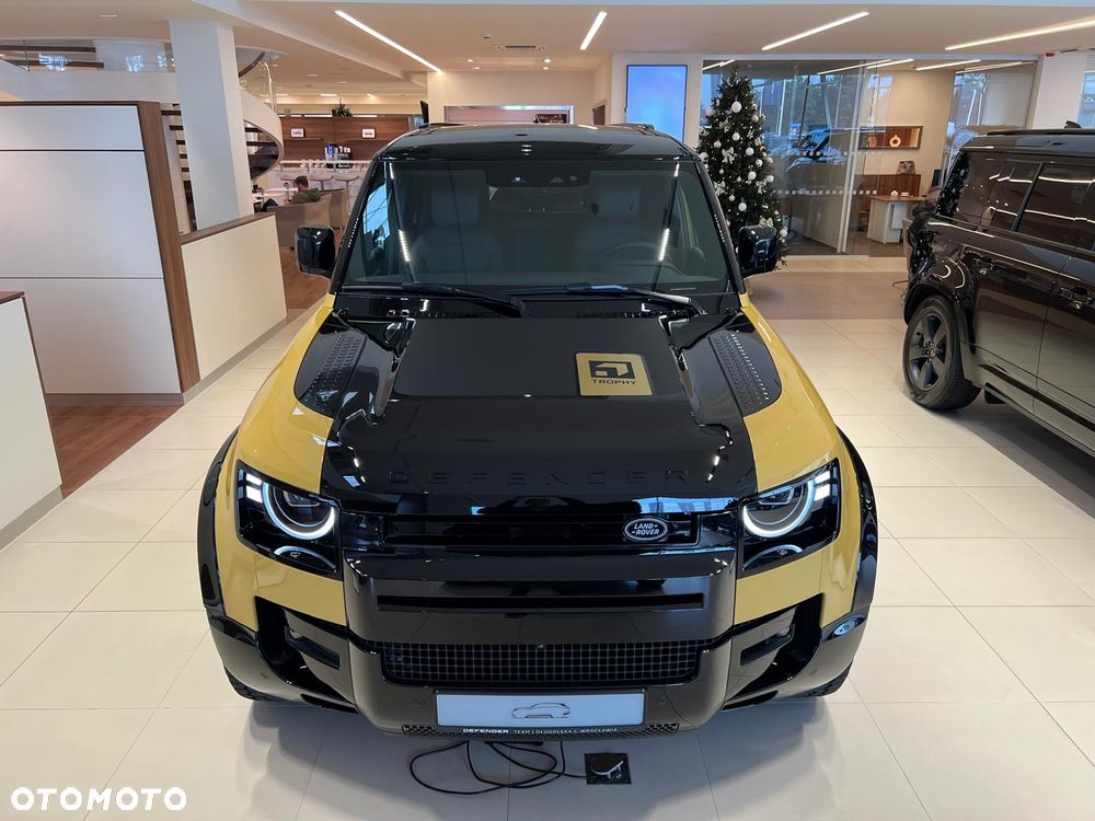 Land Rover Defender - 2