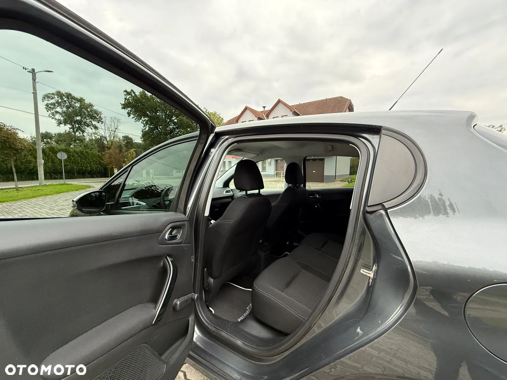 Peugeot 208 1.2 VTi Style - 20