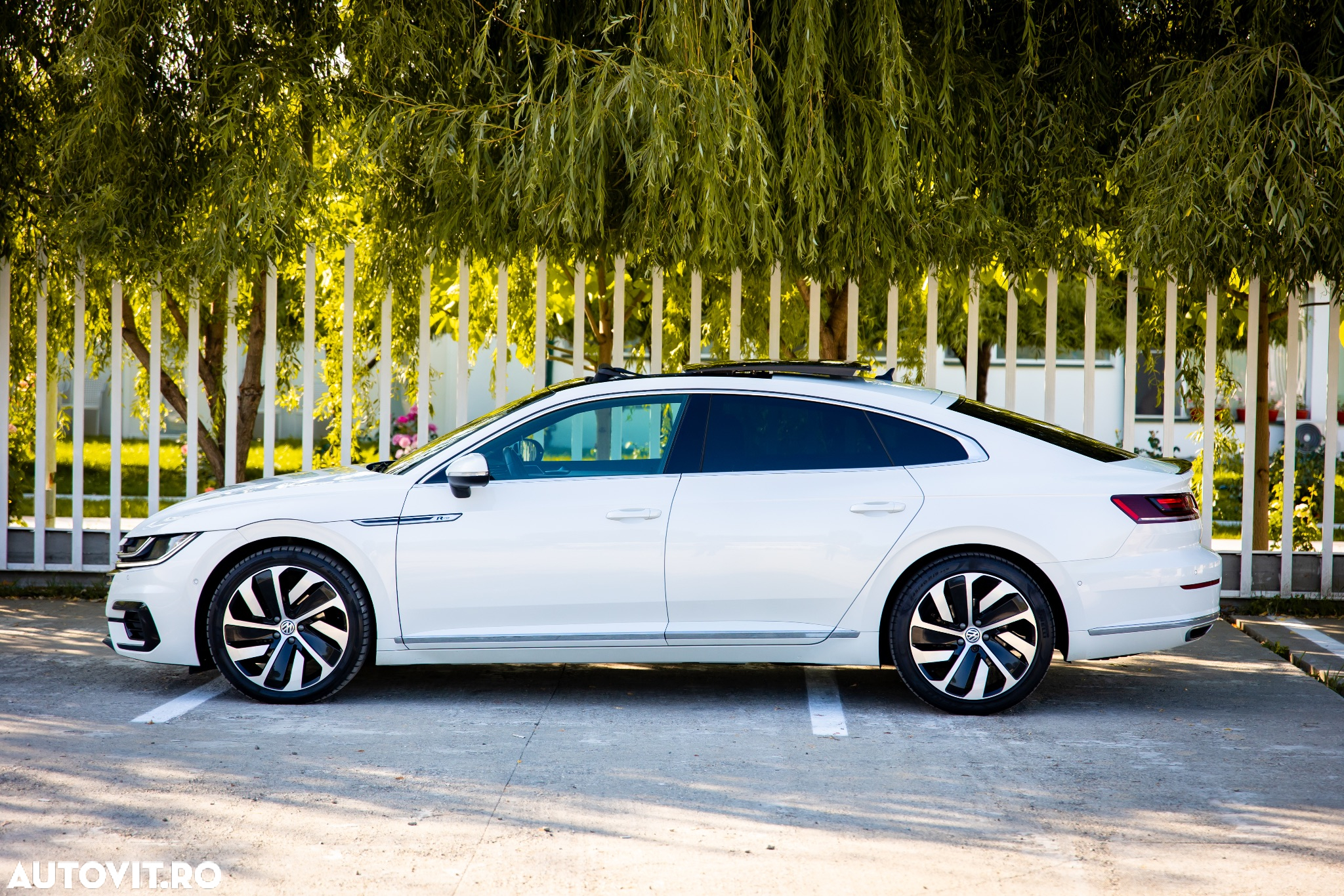 Volkswagen ARTEON 2.0 TDI DSG 4Motion R-Line - 13