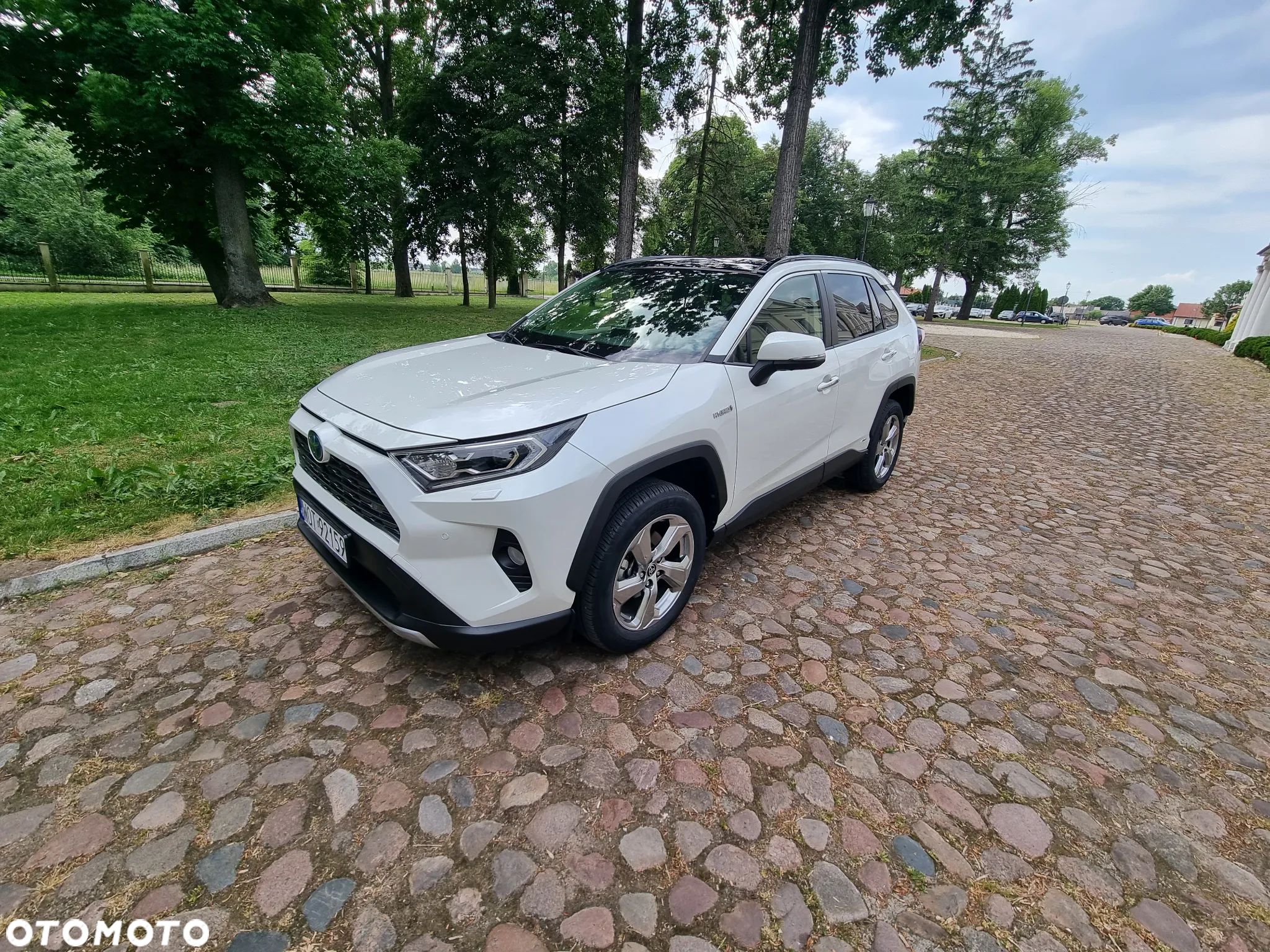 Toyota RAV4 - 1