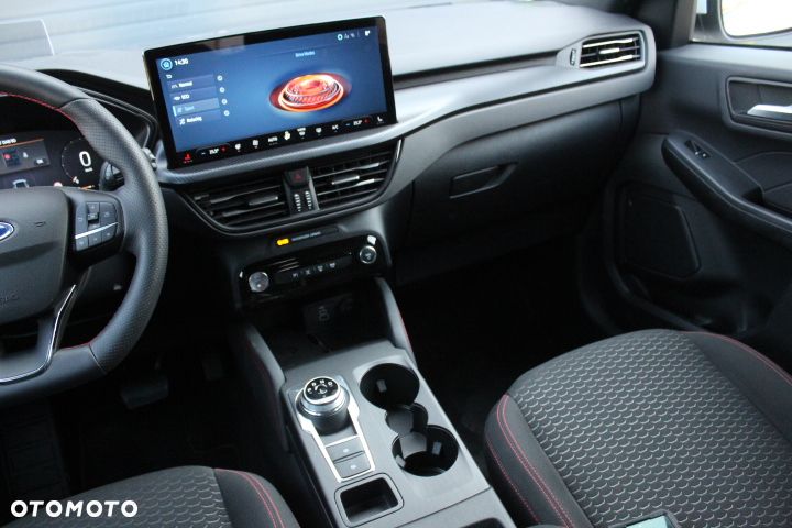 Ford Kuga 2.5 FHEV AWD ST-Line eCVT - 32