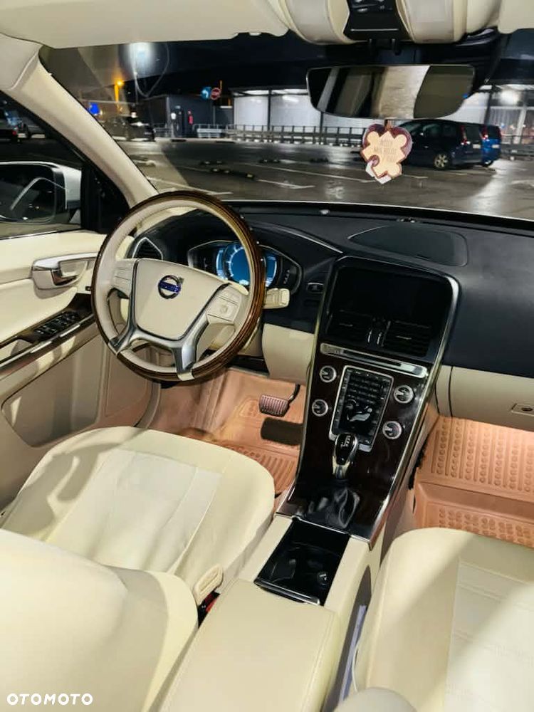 Volvo XC 60 D4 AWD Summum - 12