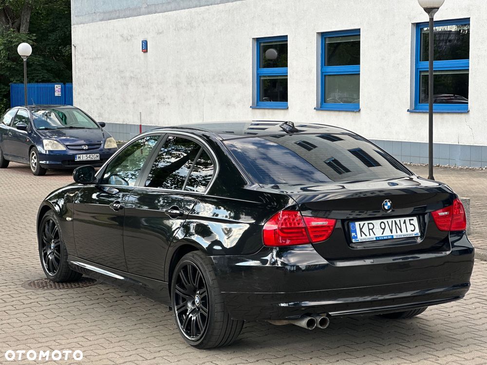 BMW Seria 3 325i - 6