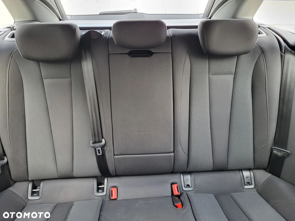 Audi A4 Avant 40 TDI quattro S tronic - 38