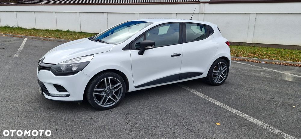 Renault Clio - 7