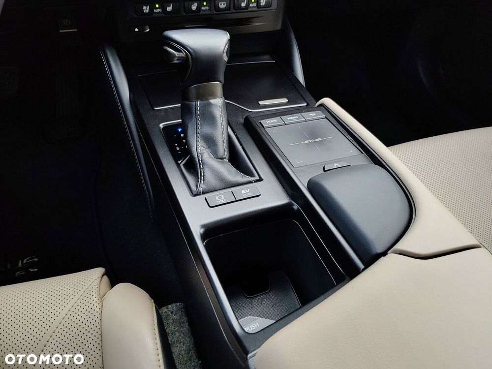 Lexus ES 300h Prestige - 20