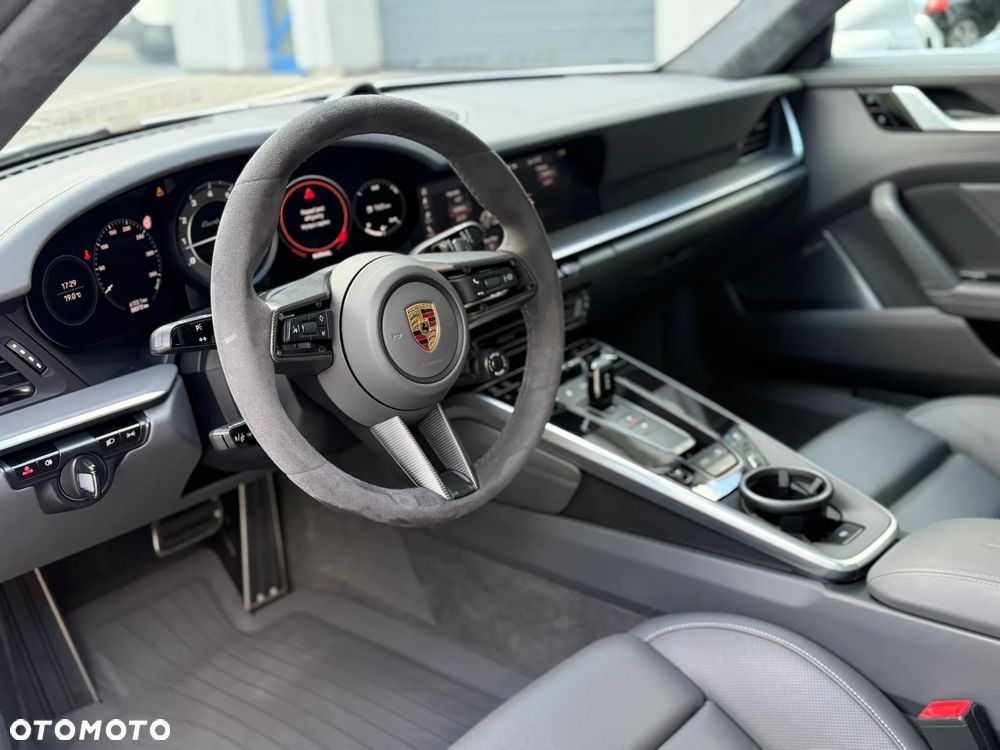 Porsche 911 Turbo S - 12