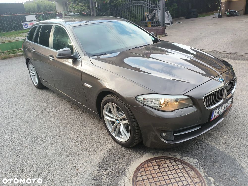 BMW Seria 5 523i Sport-Aut - 1