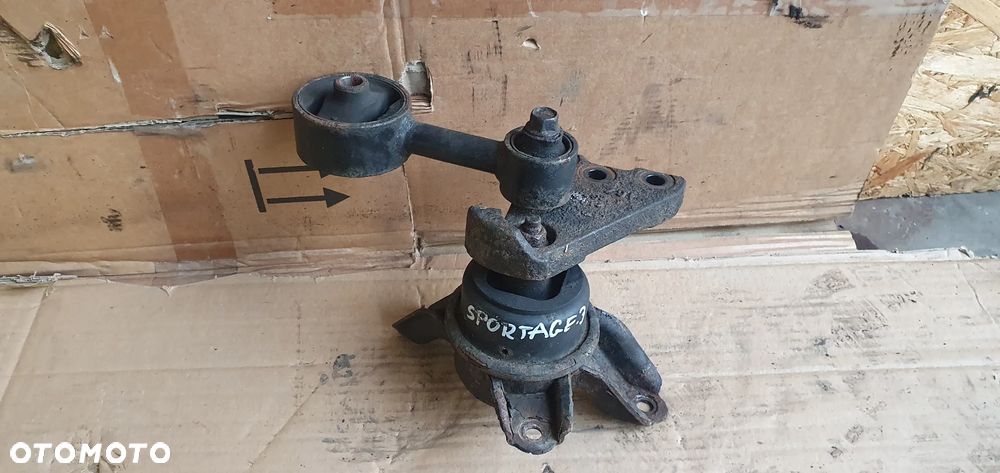 Łapa poduszka silnika Kia Sportage III 2.0 CRDI - 1