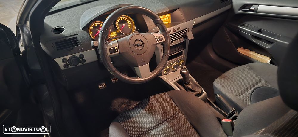 Opel Astra GTC 1.3 CDTi - 3