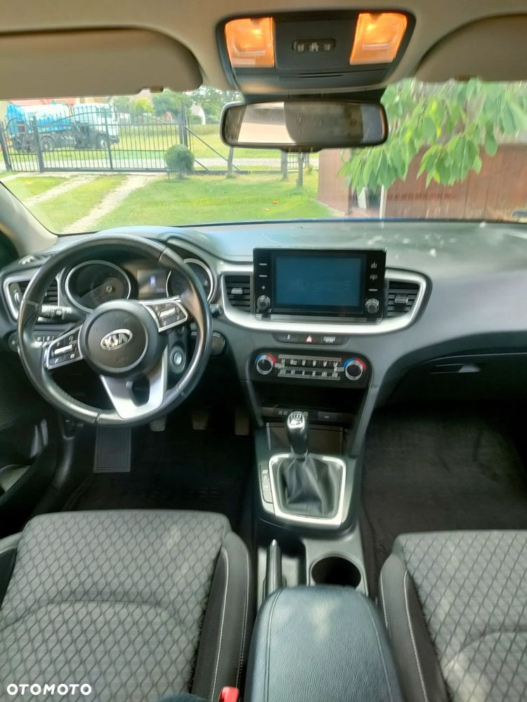 Kia Ceed 1.5 T-GDI M - 2