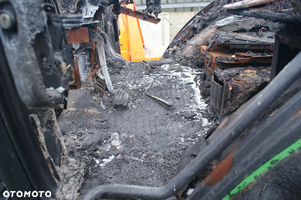 John Deere 8320R - 21