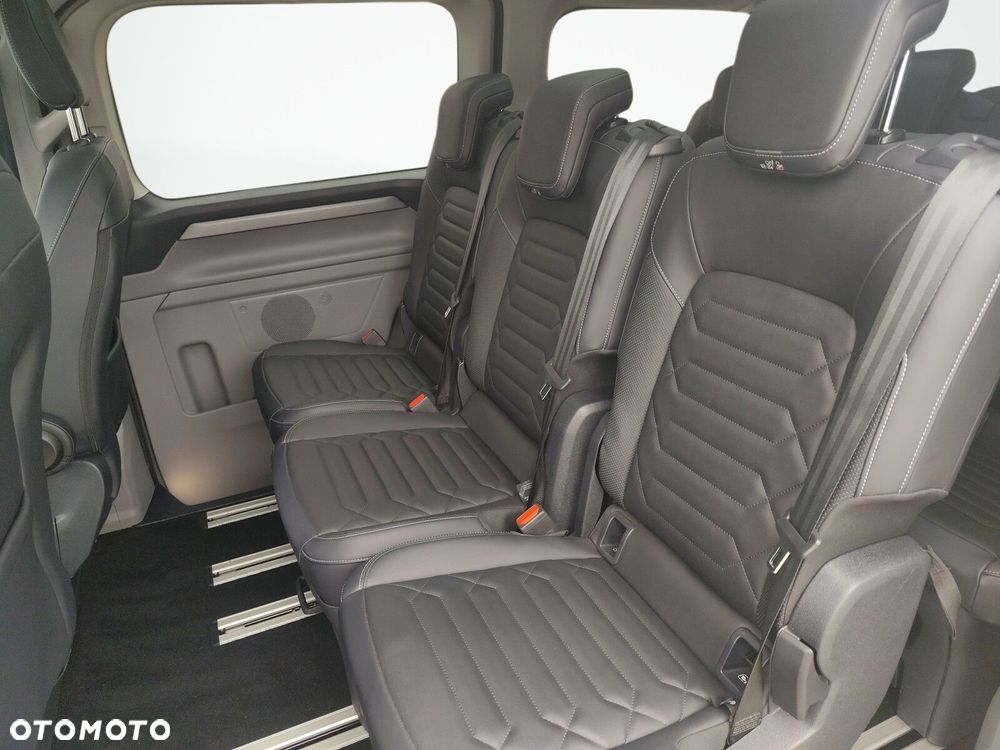 Ford Tourneo Custom - 14