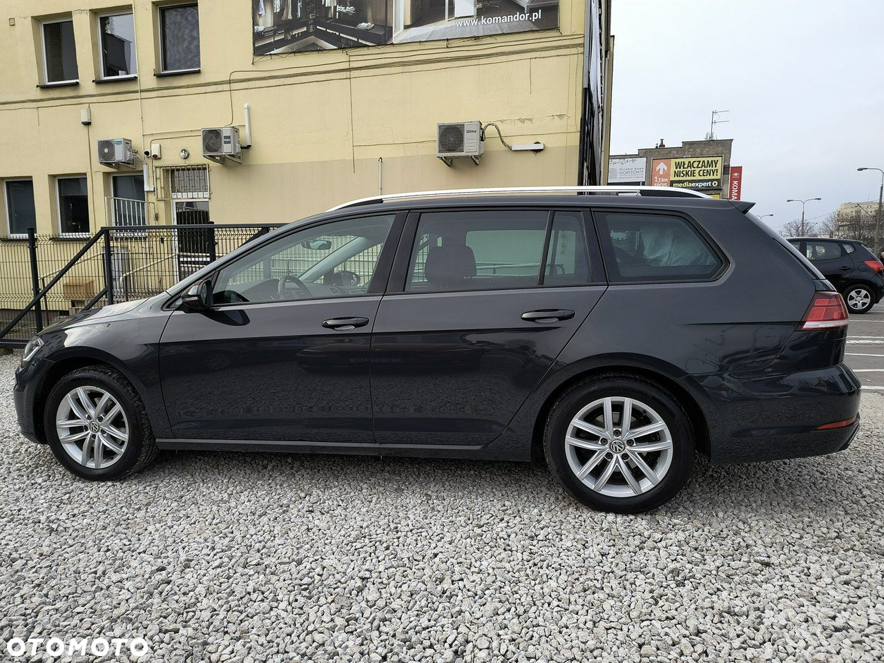 Volkswagen Golf 2.0 BlueTDI DSG Highline - 31