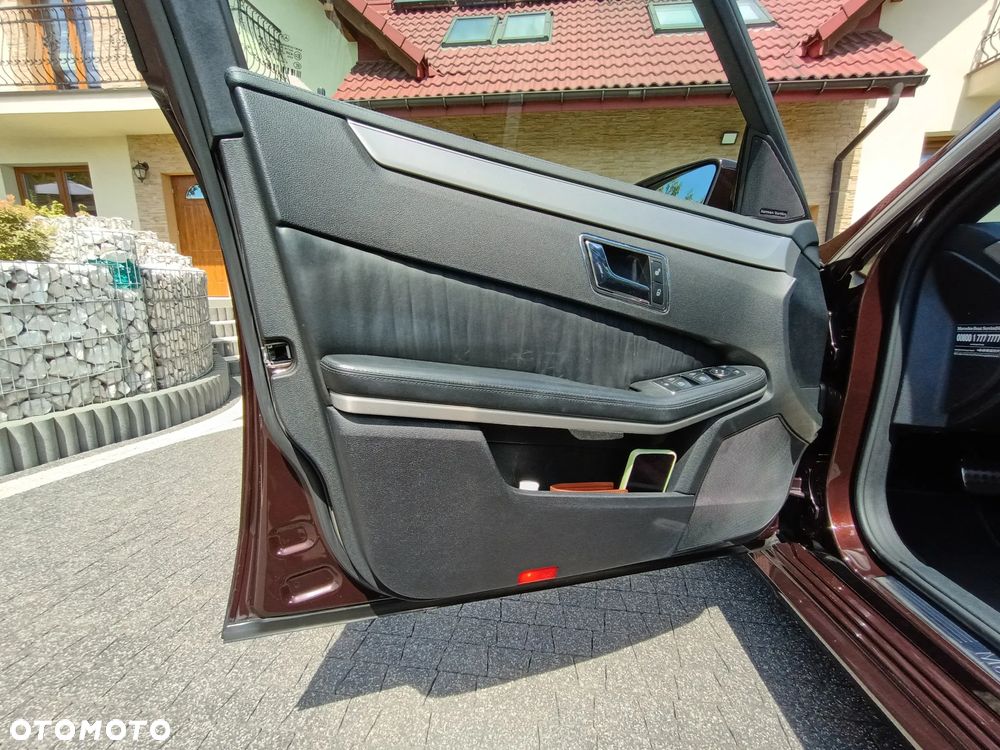 Mercedes-Benz Klasa E - 23