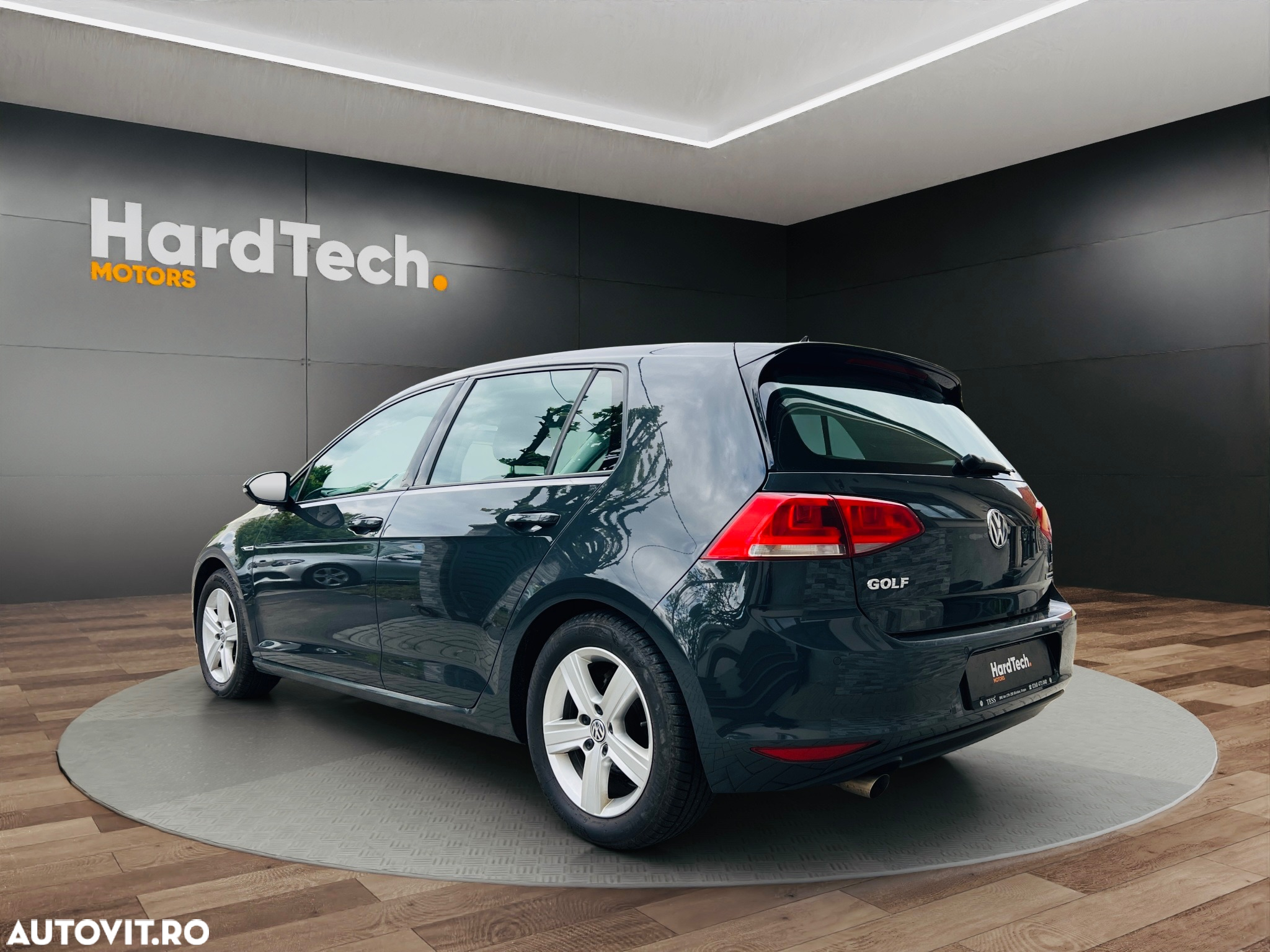 Volkswagen Golf - 5