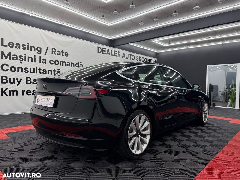 Tesla Model 3 - 5