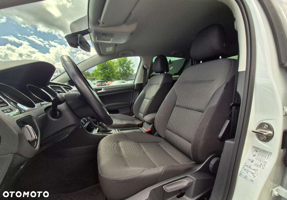 Volkswagen Golf - 11