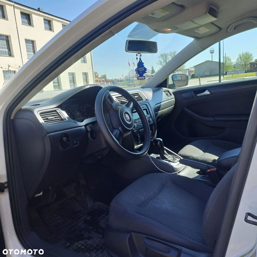 Volkswagen Jetta 2.0 Base - 3