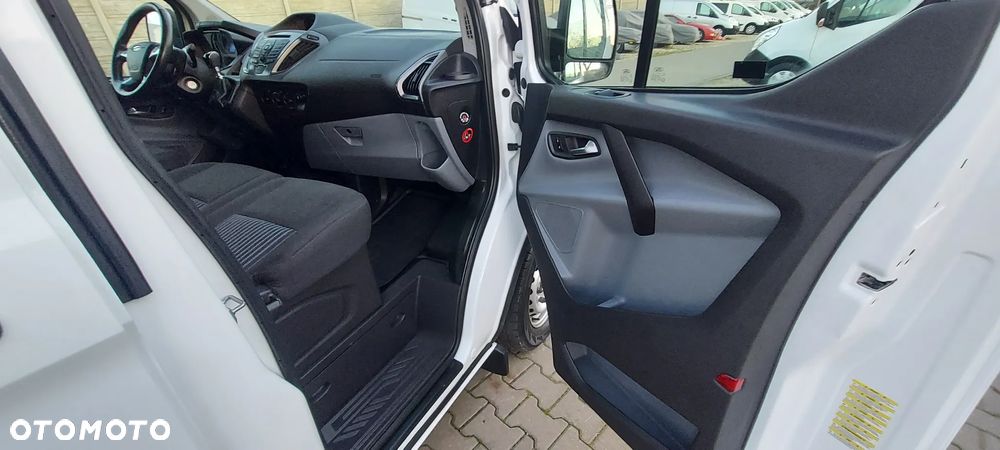 Ford TRANSIT CUSTOM - 17