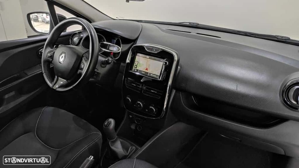 Renault Clio Sport Tourer 1.5 dCi Dynamique S - 24