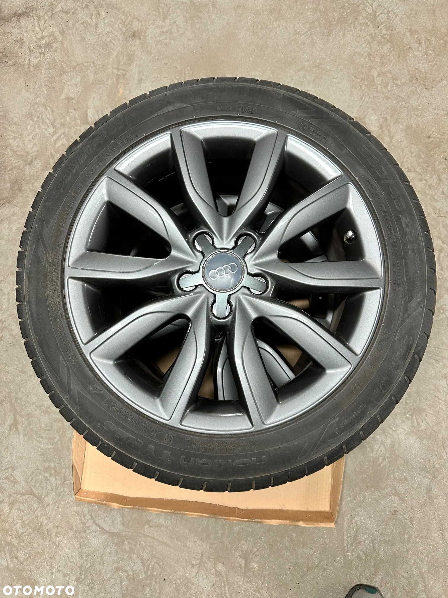 Felgi 5x112 Audi A3 Opony NOKIAN 235/45 17" - 2