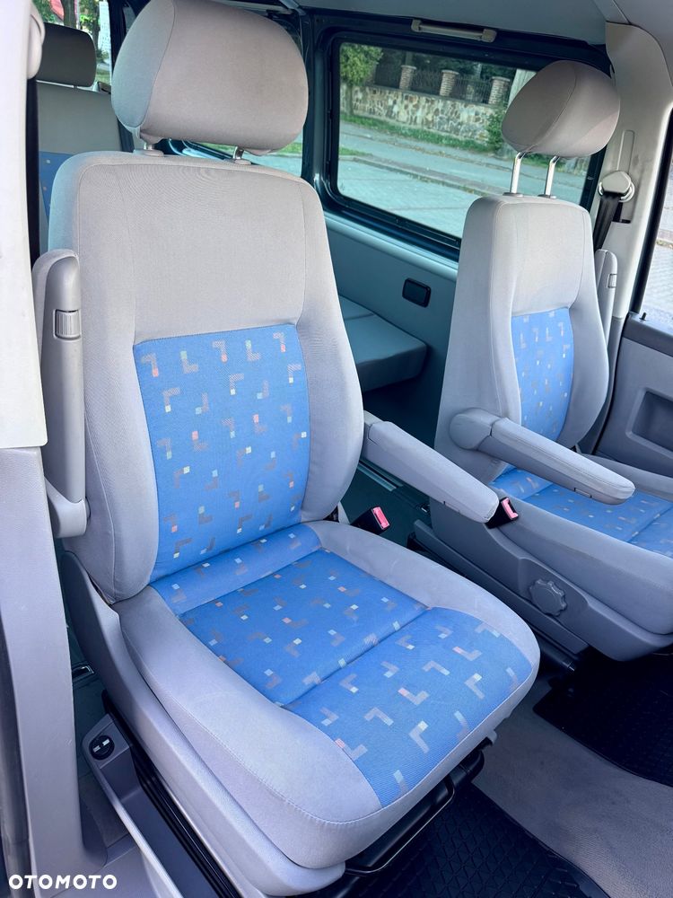 Volkswagen Multivan - 17