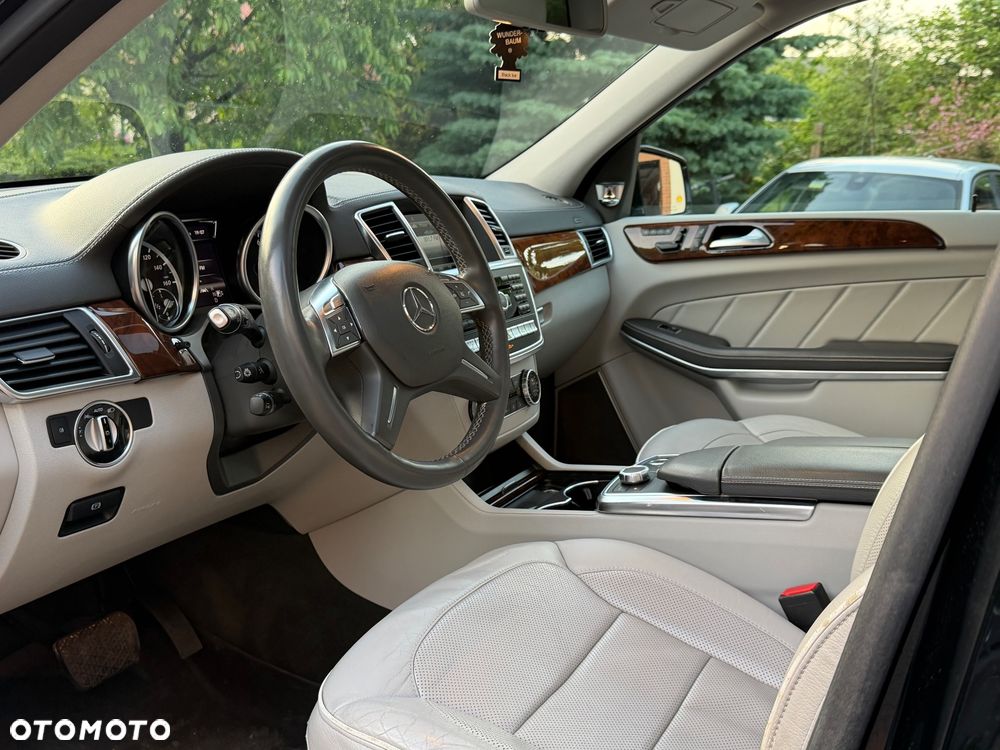 Mercedes-Benz GL 500 4Matic (BlueEFFICIENCY) 7G-TRONIC - 15