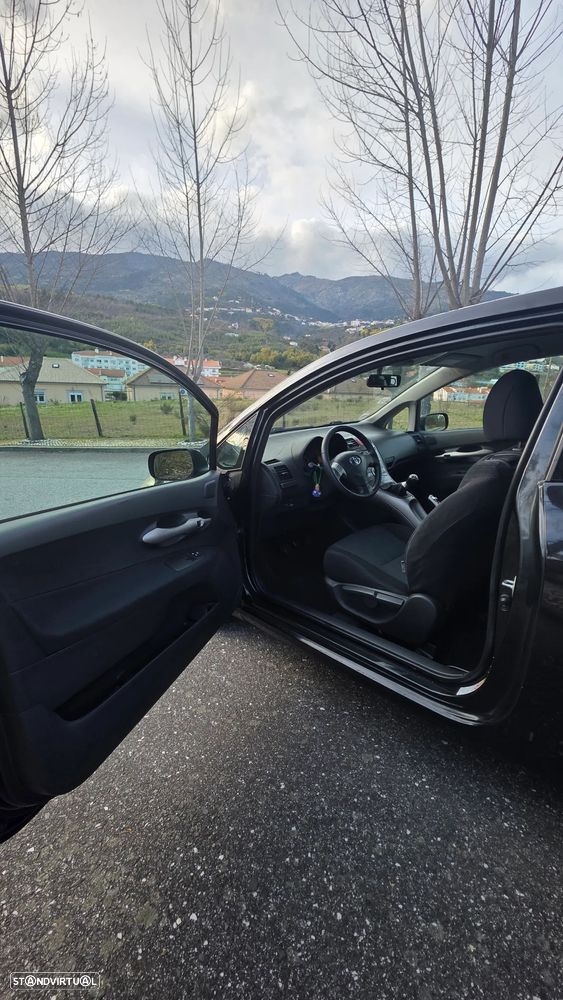 Toyota Auris 1.4 D-4D AC - 11