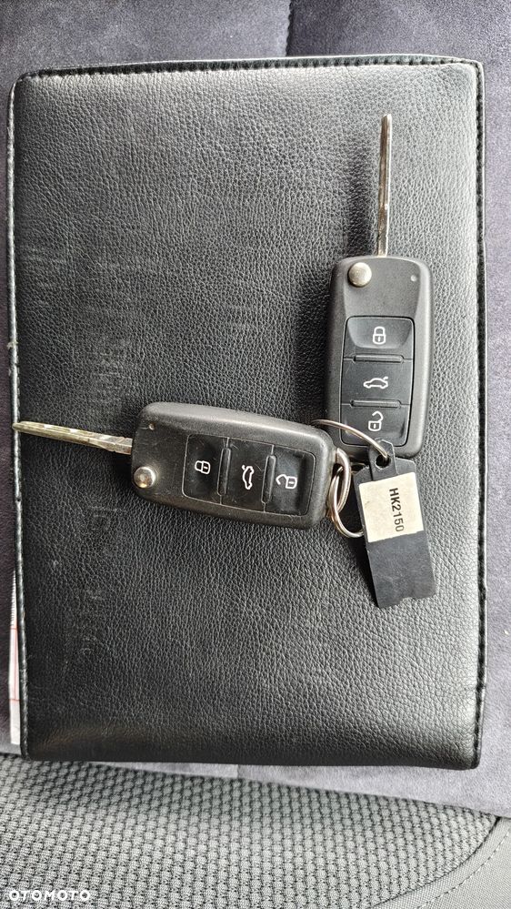 Volkswagen Touran - 27
