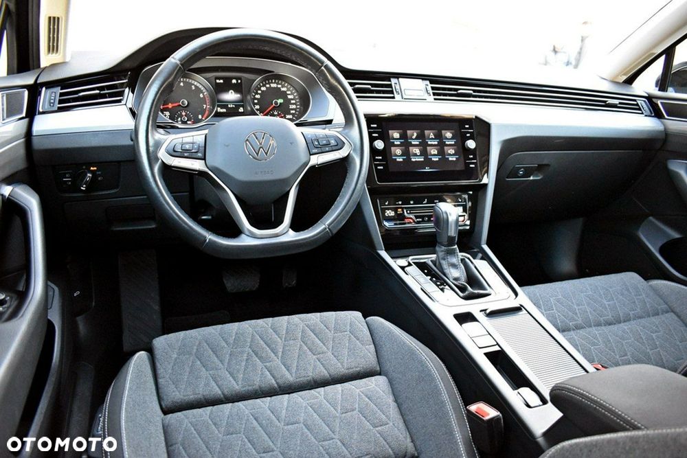 Volkswagen Passat - 13