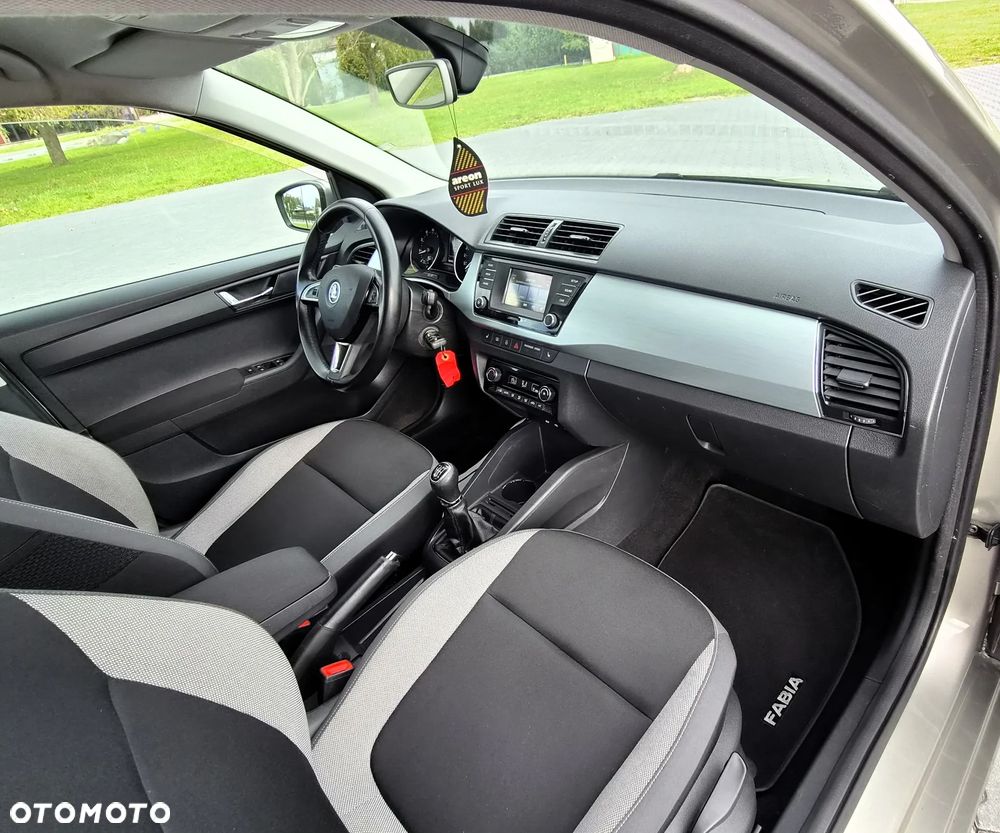 Skoda Fabia 1.2 TSI Edition - 32