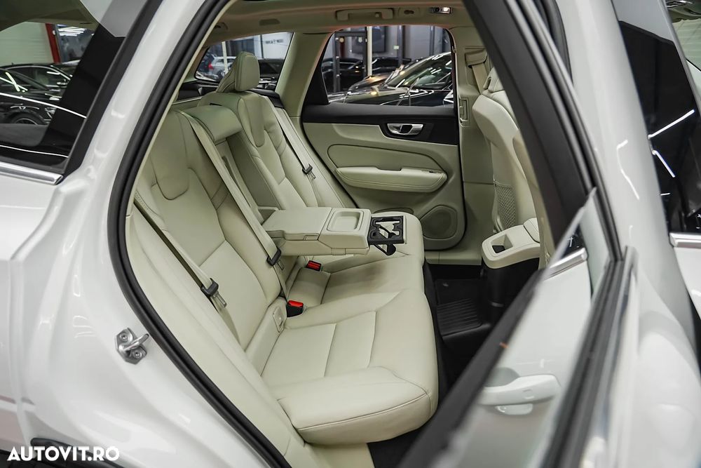 Volvo XC 60 Recharge T6 Twin Engine eAWD Inscription Expression - 10