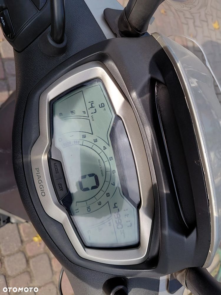 Piaggio Beverly - 16