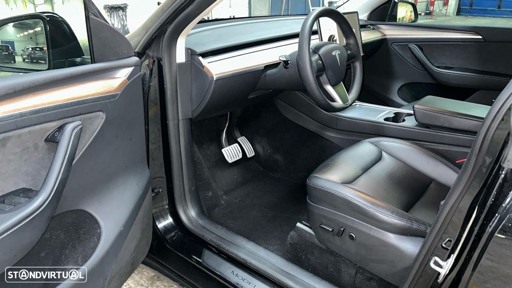 Tesla Model Y Performance Dual Motor AWD - 6