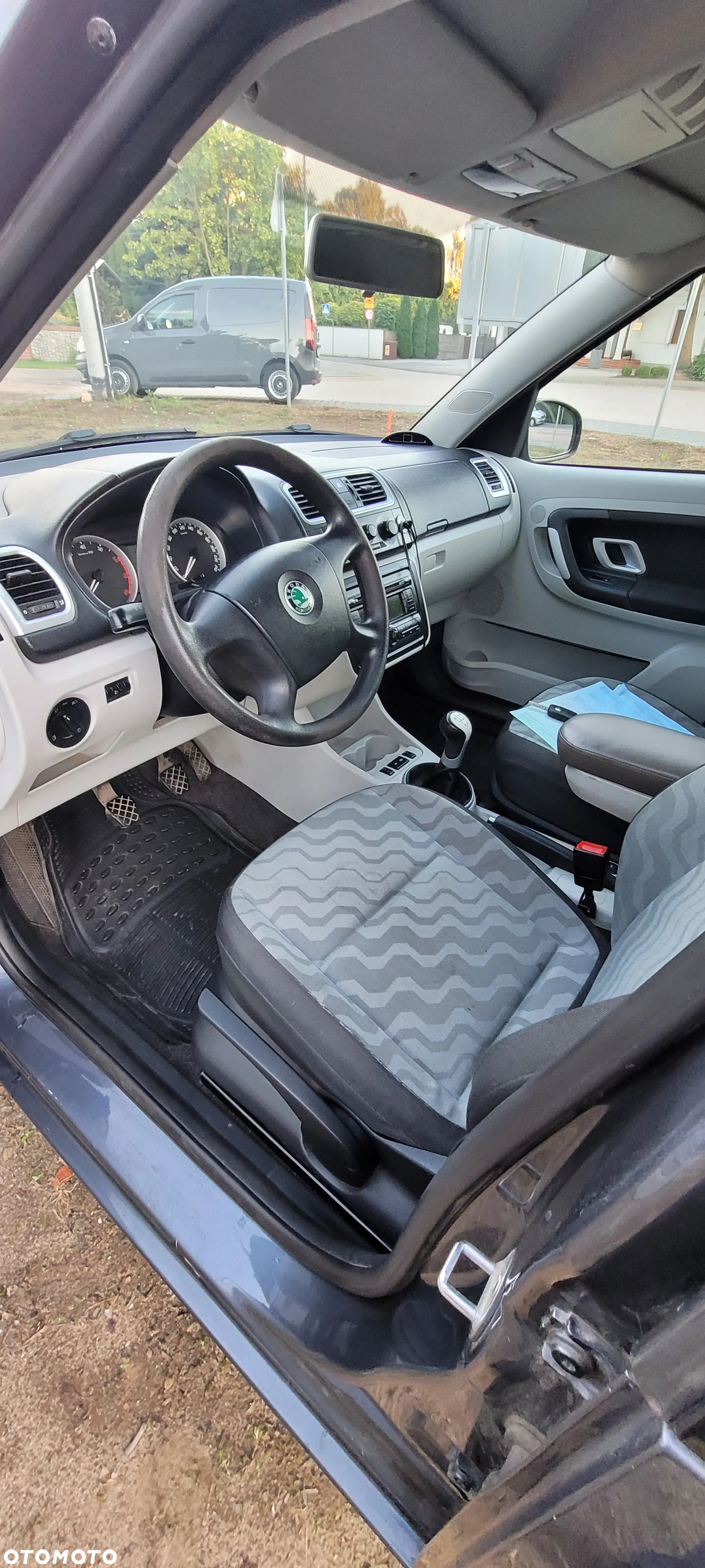 Skoda Roomster 1.6 16V Comfort - 12