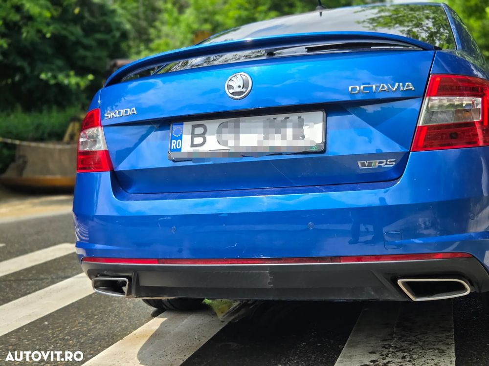 Skoda Octavia 2.0 TDI RS DSG - 2