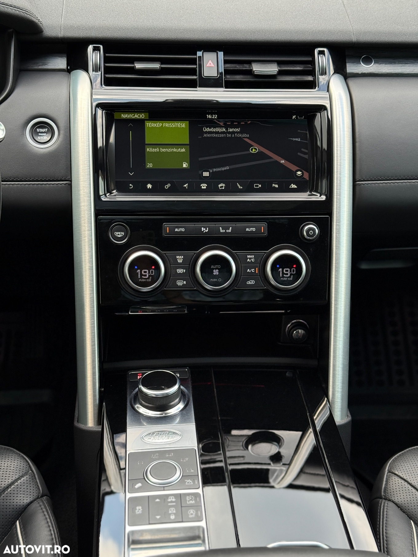 Land Rover Discovery 3.0 L TD6 HSE Luxury - 33