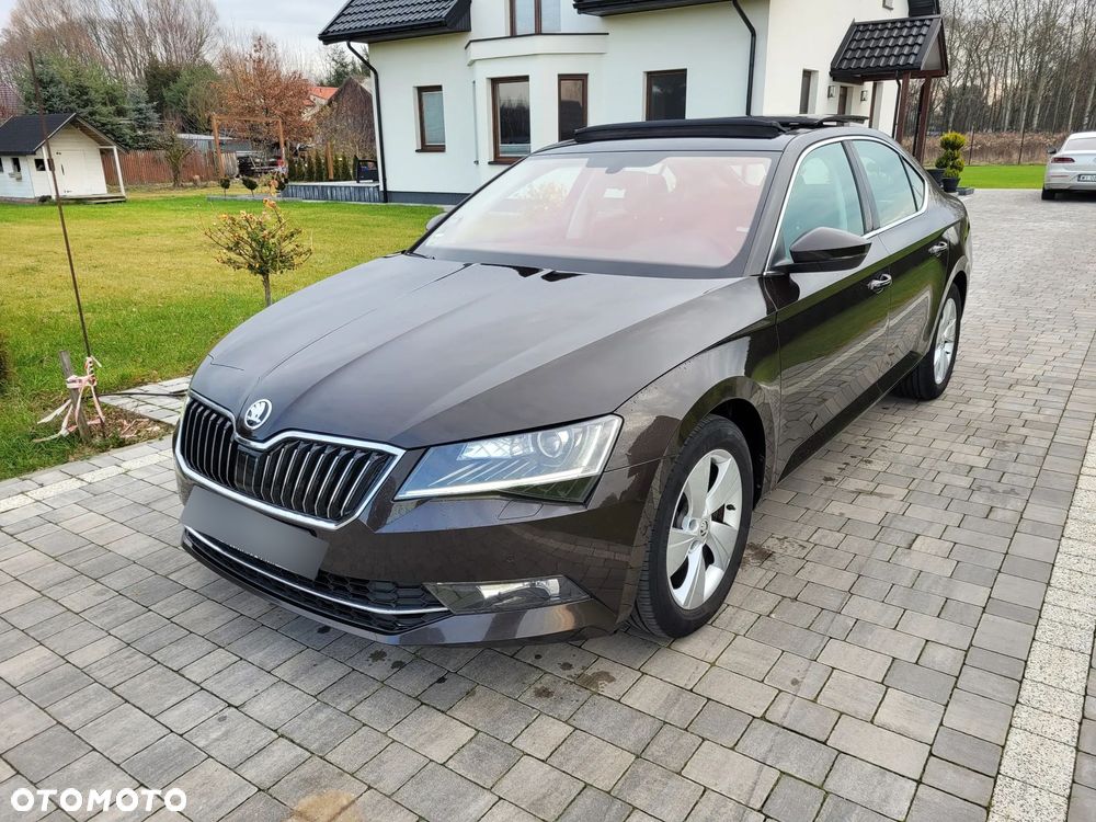 Skoda Superb 2.0 TDI Premium Edition - 3