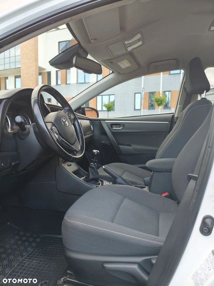 Toyota Corolla 1.4 D-4D Comfort - 12