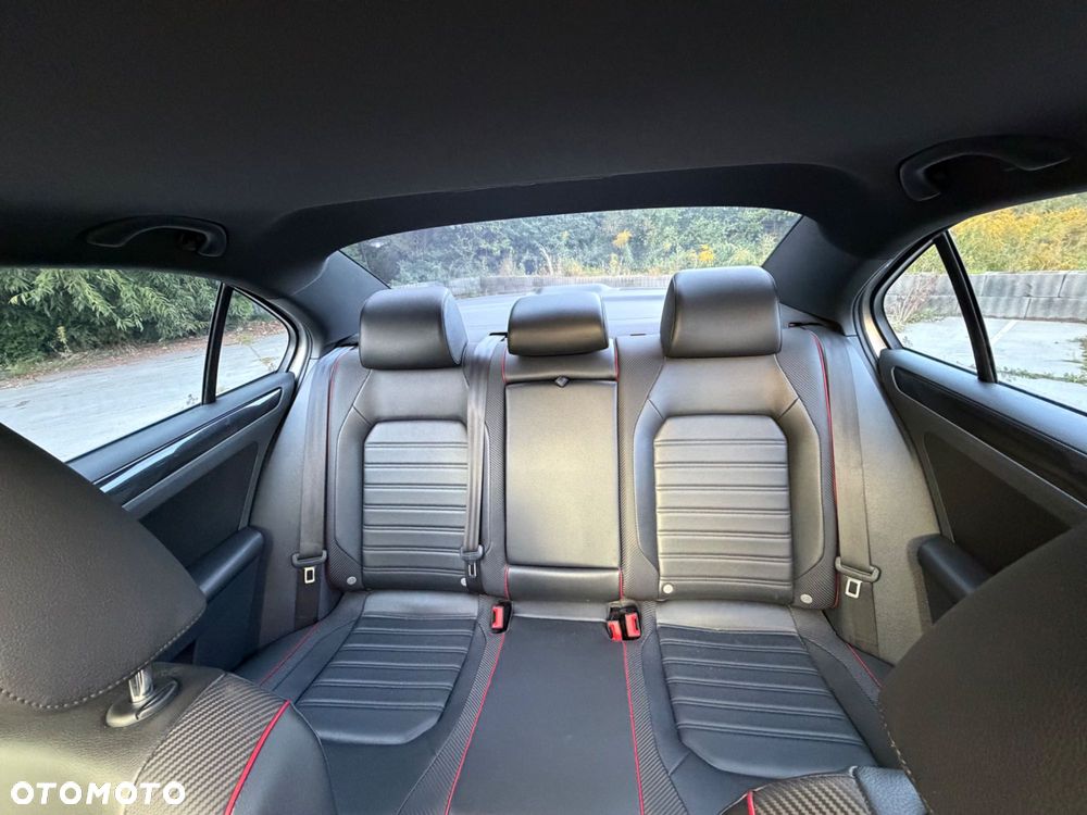 Volkswagen Jetta - 7