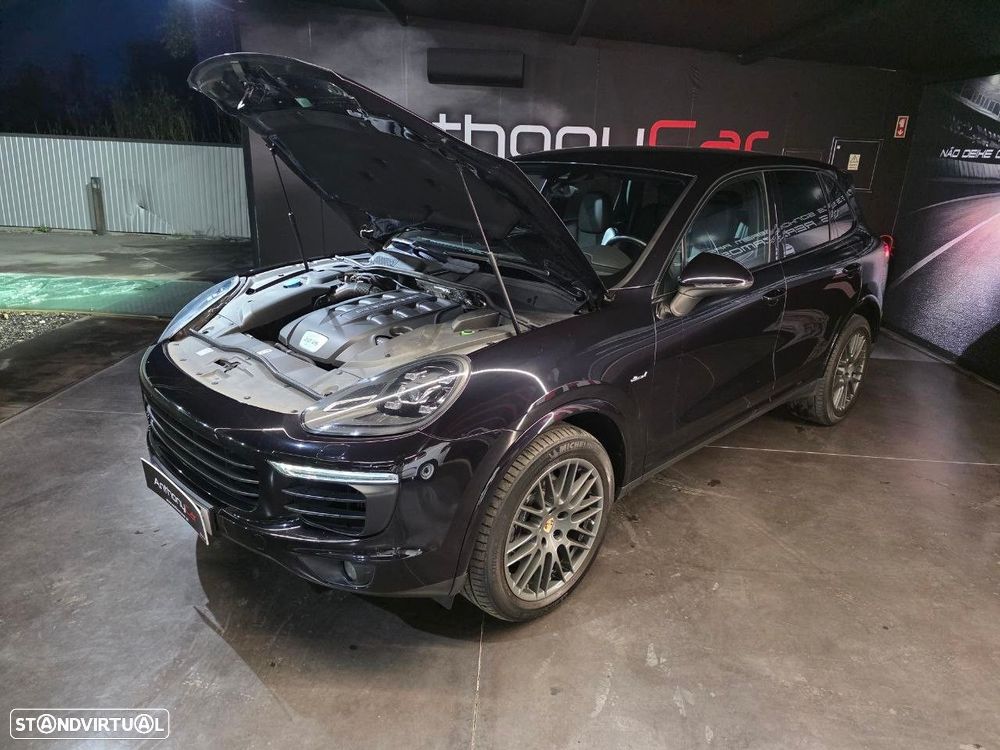 Porsche Cayenne Platinum Edition - 34