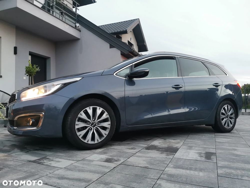 Kia Ceed 1.4 CVVT Dream-Team Edition - 15