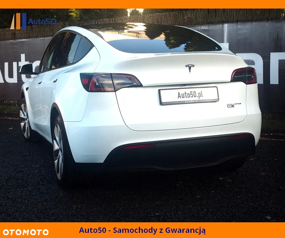 Tesla Y Long Range AWD - 12