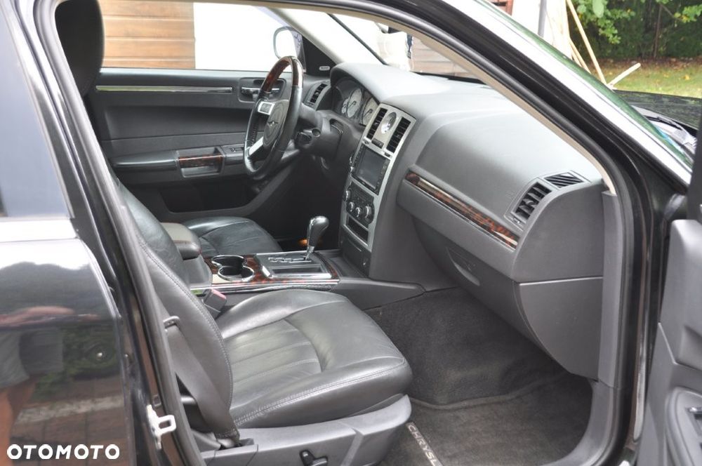 Chrysler 300C 5.7 V8 HEMI AWD Automatik - 7