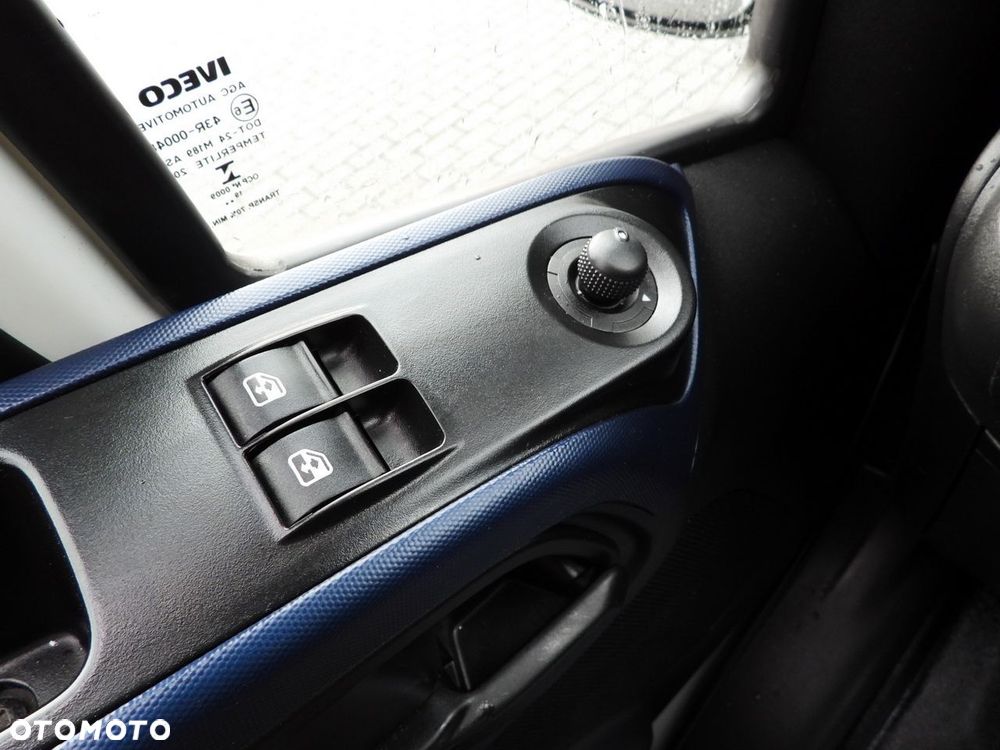 Iveco DAILY 35C18 TEMPOMAT LEDY AUTOMAT HI-MATIC BLIŹNIACZE KOŁA KLIMATYZACJA  180KM - 41