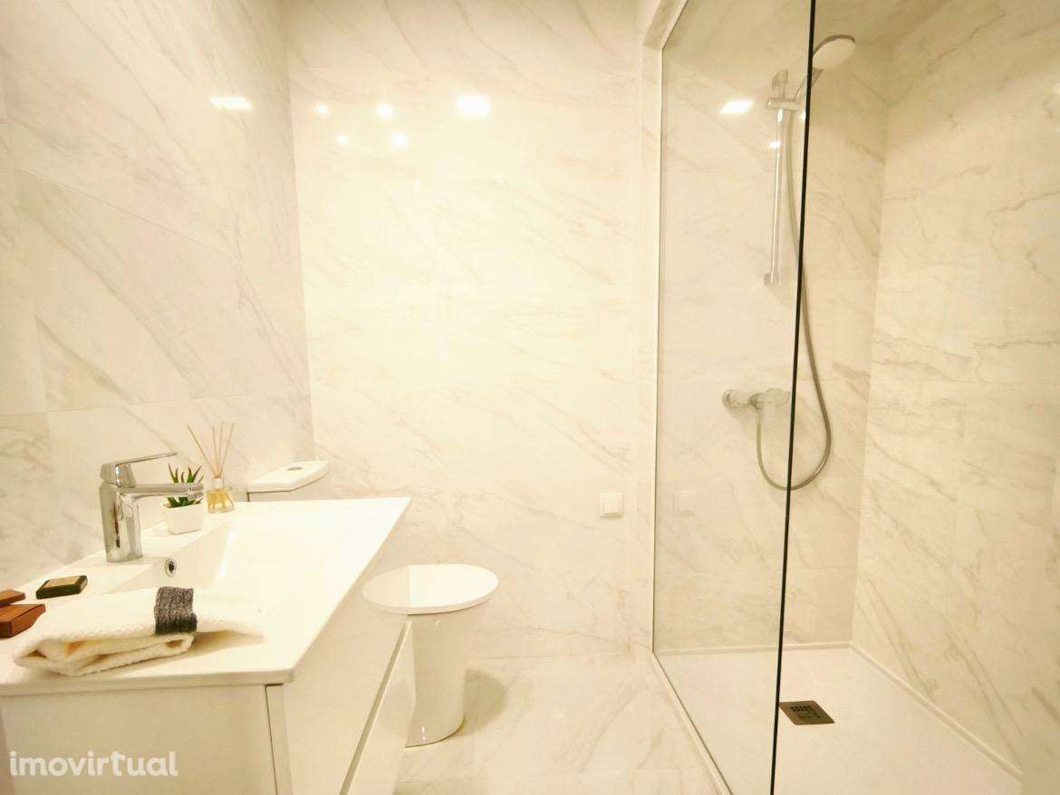 T3 ultimo andar remodelado em Benfica - Grande imagem: 5/25